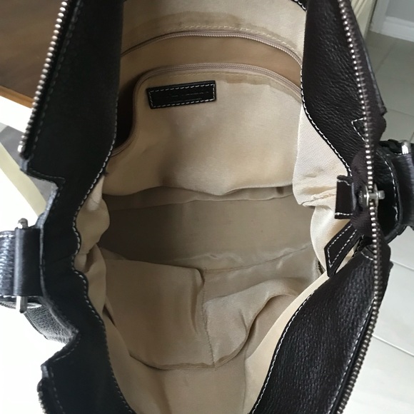 Danier Leather cross body purse - Picture 4 of 4